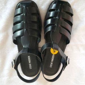 Steve Madden Black Jrooze Fisherman Sandal--Sz 5